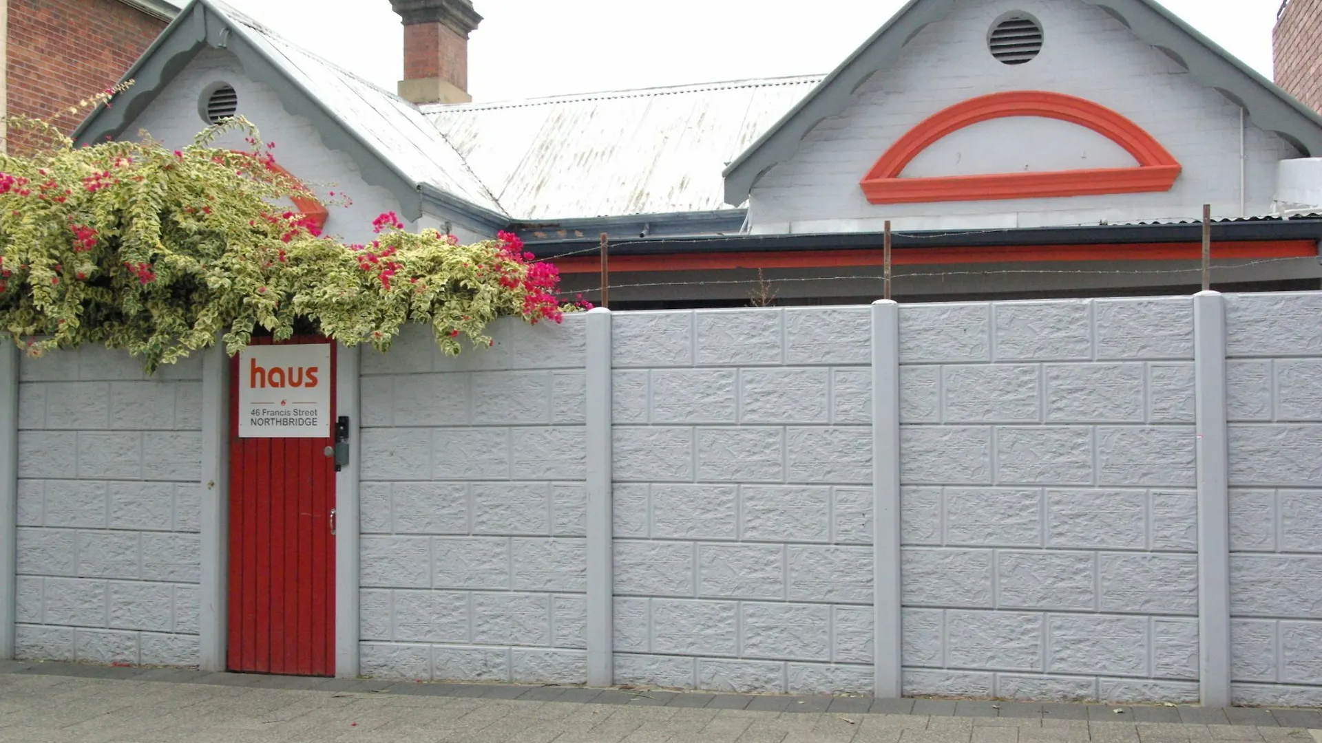 Haus Accommodation - Note - Valid Passport Required To Check-In Perth